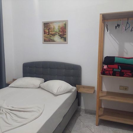 Casa Mia Economy Condos Sarandë Esterno foto