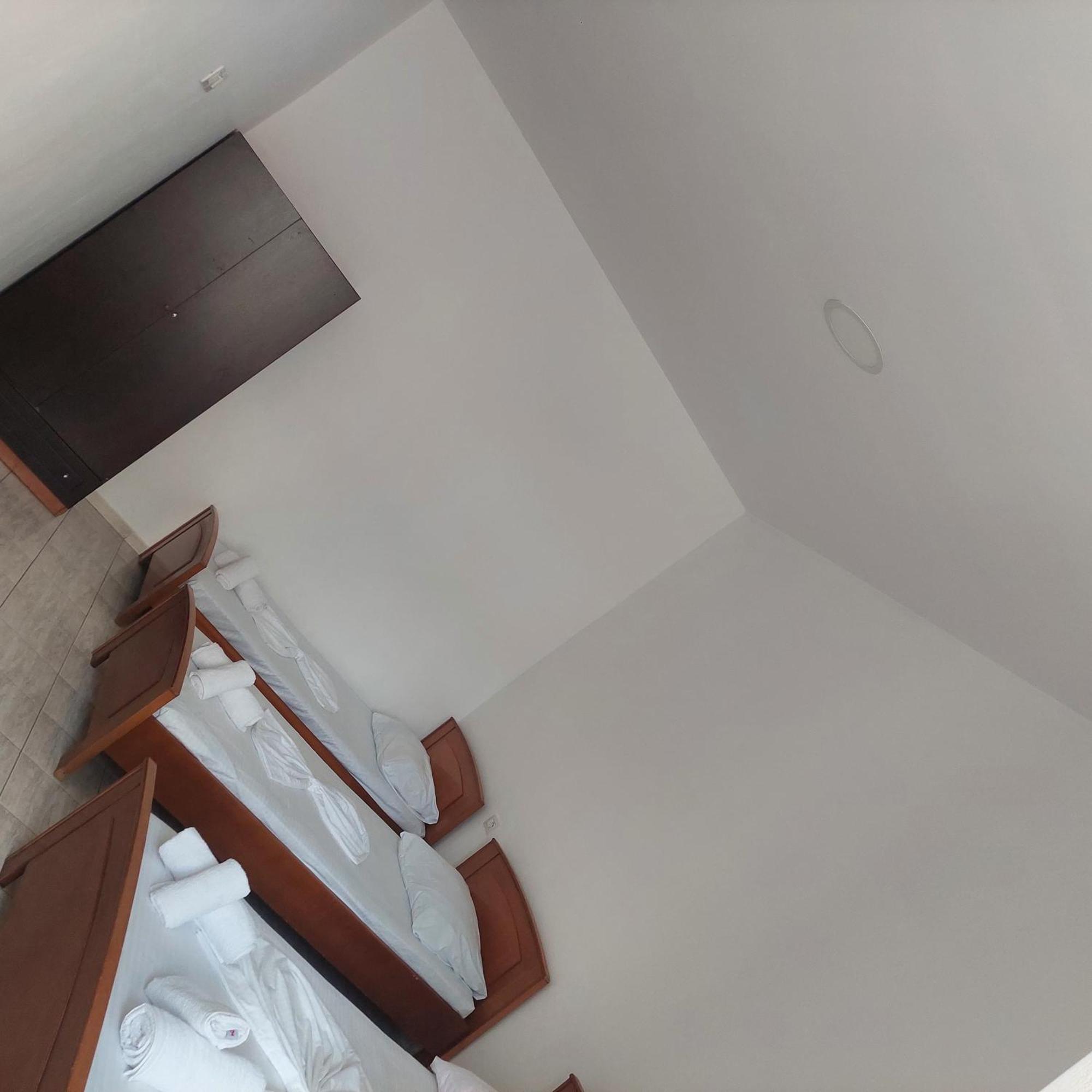 Casa Mia Economy Condos Sarandë Esterno foto