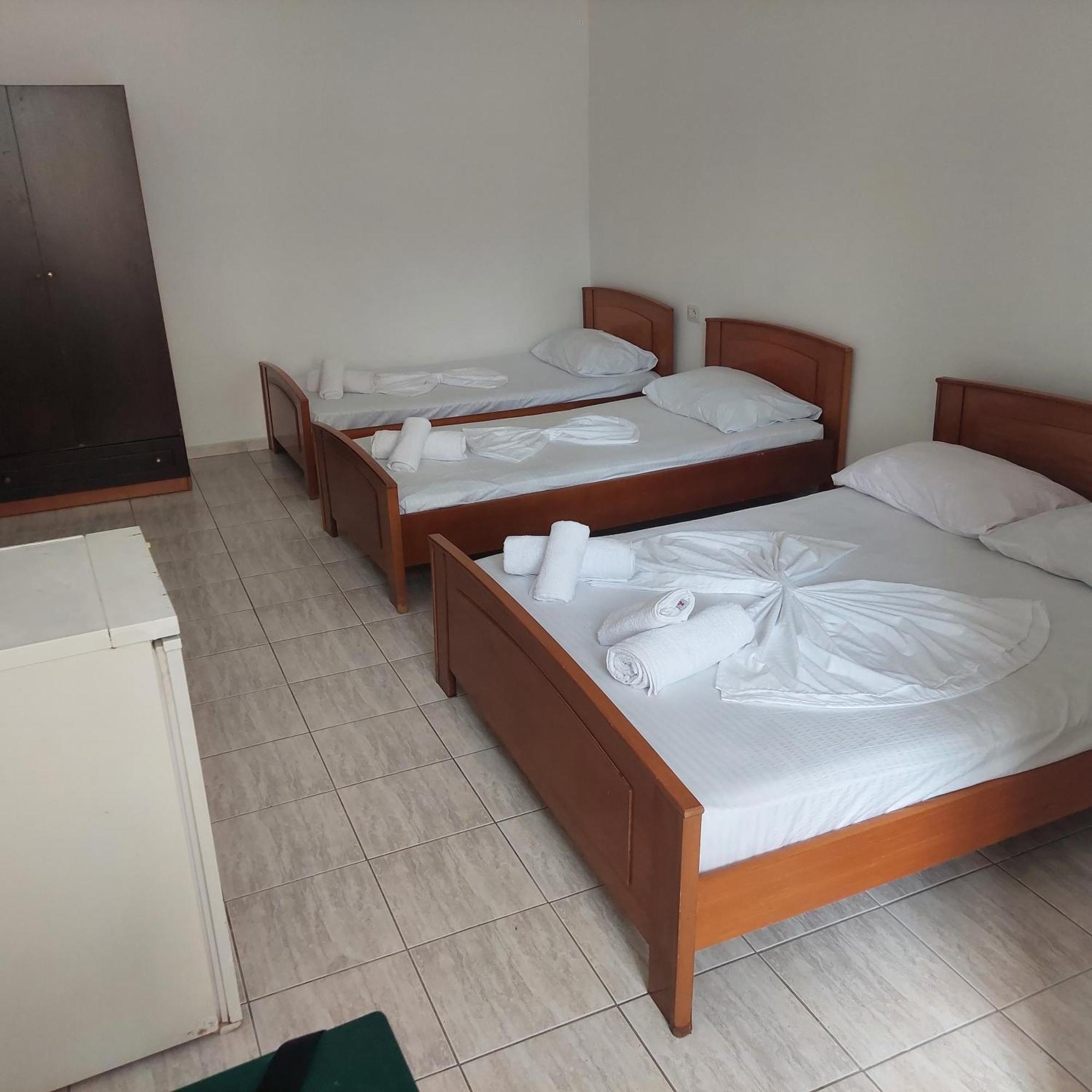 Casa Mia Economy Condos Sarandë Esterno foto